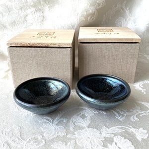 Set of Two Luxury Artistic Collectable Ceramics Tea Cups